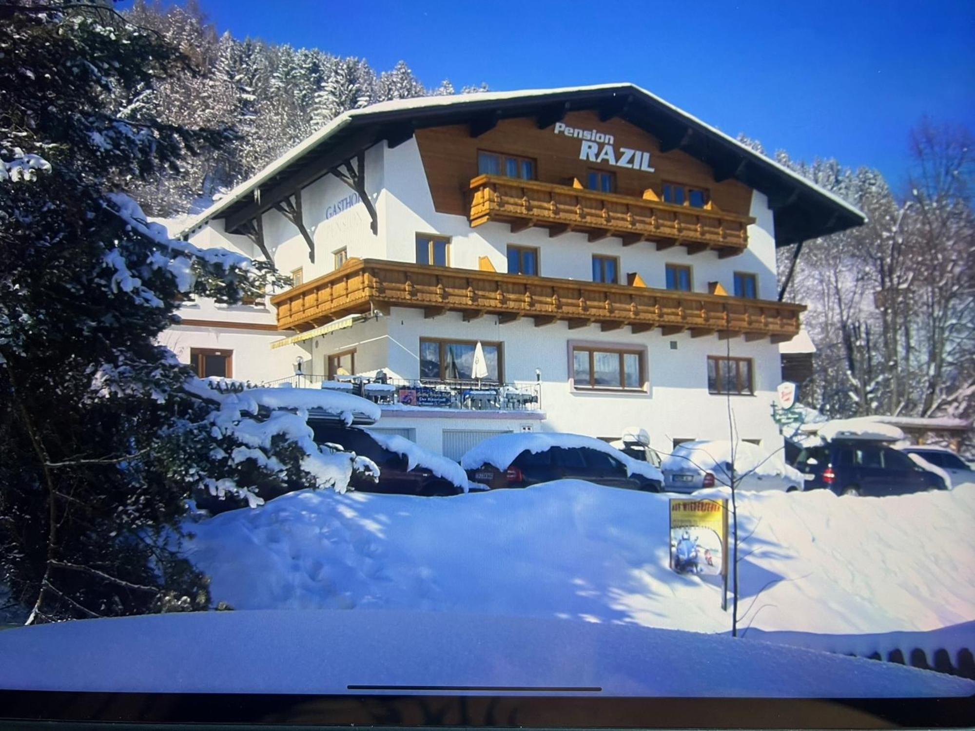 Pension Razil 拉迪斯 外观 照片